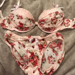 Japanese bra and panty set